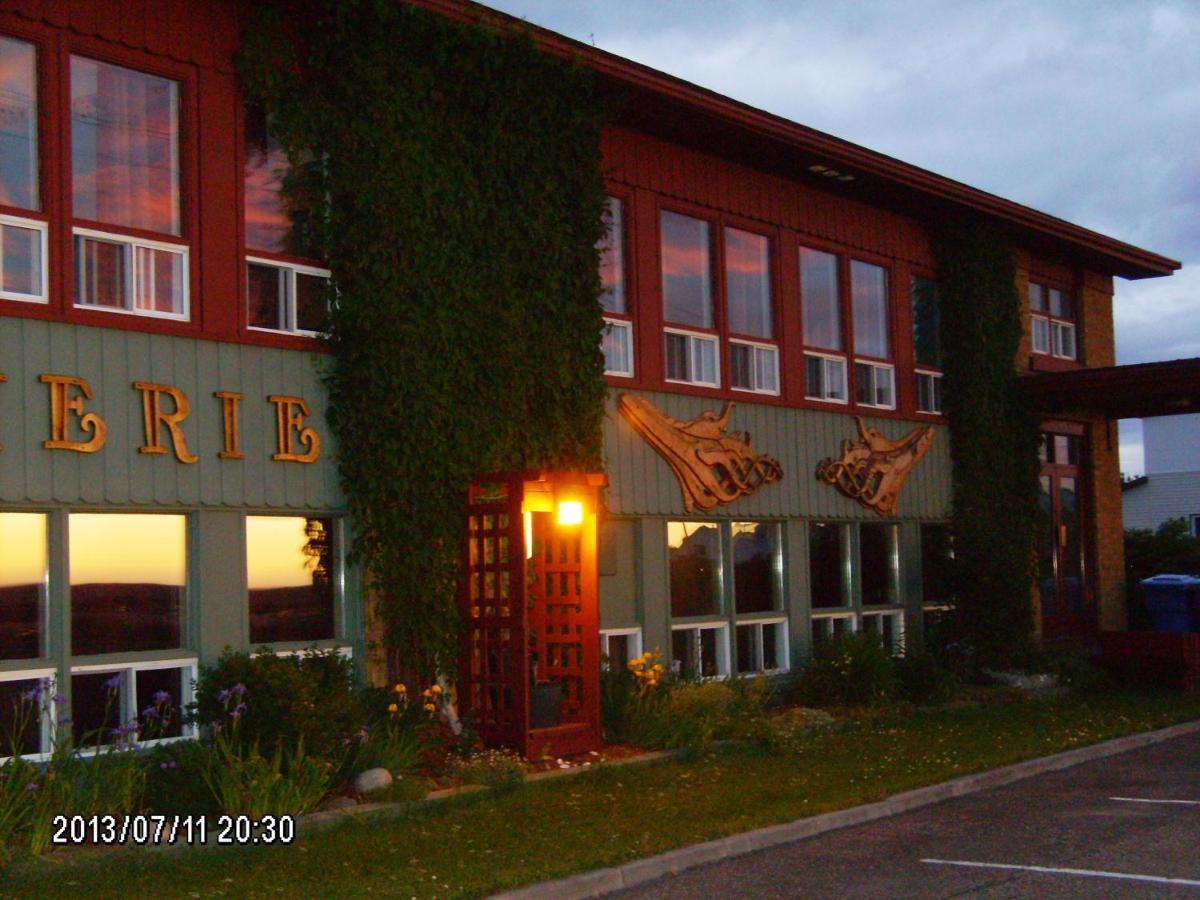 Auberge Internationale La Vieille École Sainte Anne-des-Chênes Zimmer foto